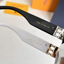 Picture of Louis Vuitton Sunglasses _SKUfw76365270fw